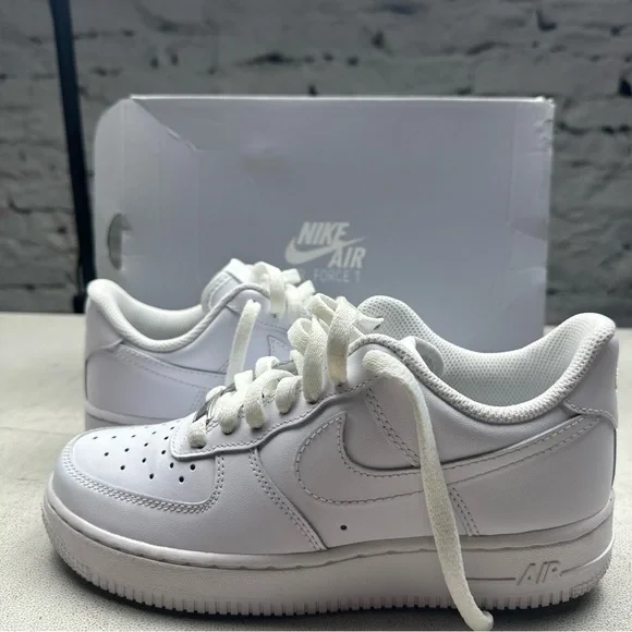 Nike | Shoes | Size 65 Nike Air Force Low White 218  display picture 1